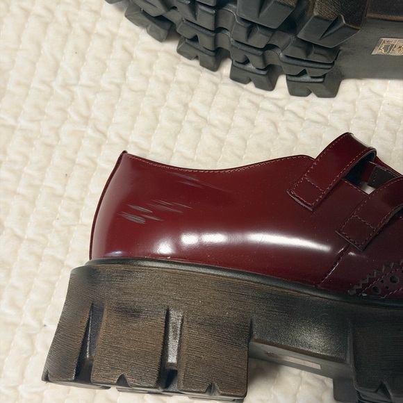 Sold - Picture 5 of 7